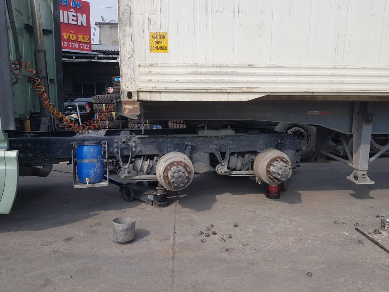 LỐP XE Ô TÔ ĐI BAO LÂU THÌ NÊN ĐẢO LỐP ?, CÁCH ĐẢO LỐP XE Ô TÔ NHƯ THẾ NÀO?